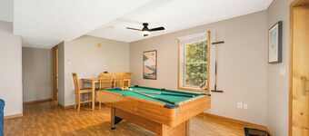 Lakeview Chalet in Deep Creek Lake + Hot Tub