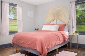 2 quartos, ferros/tábuas de passar roupa, Wi-Fi, roupa de cama