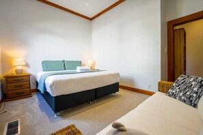 4 dormitorios, tabla de planchar con plancha, wifi gratis y ropa de cama