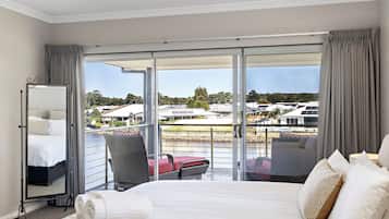 4 عدّة غرف نوم ومكواة/لوح كي وواي فاي وملاءات أسرّة