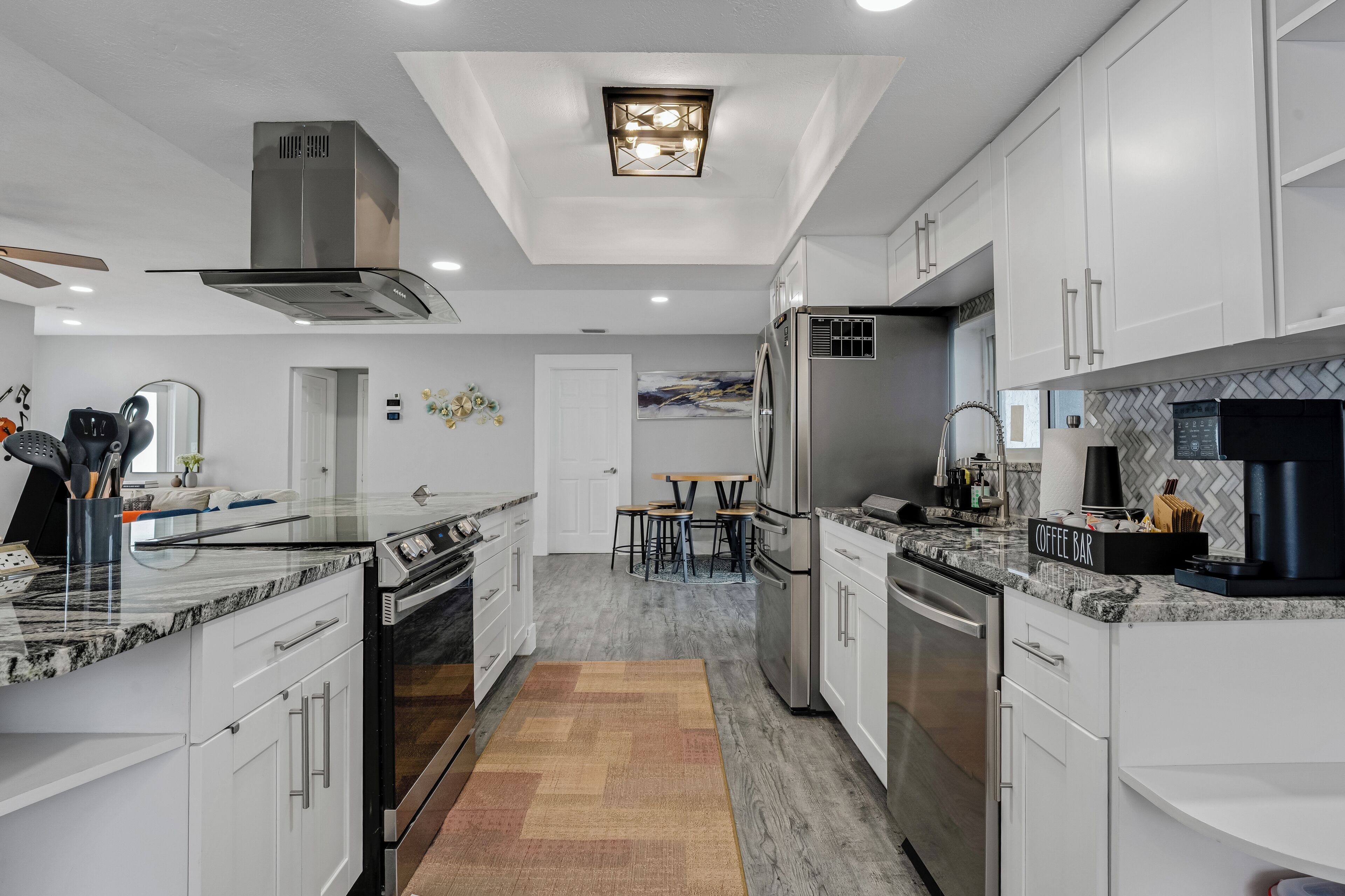 ميكروويف، فرن، موقد طهي مسطح، غسالة أطباق