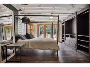 4 bedrooms, Internet, bed sheets