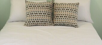 Ocean Heights studio vacation apartment
Lovely 4-bedroom house with AC