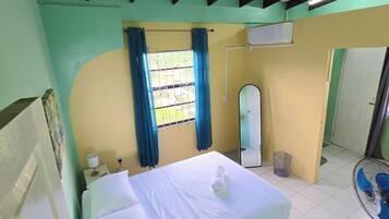 4 bedrooms, WiFi, bed sheets