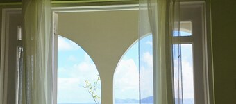 Ocean Heights studio vacation apartment
Lovely 4-bedroom house with AC