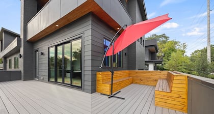 Luxury 4BR Near BeltLine Hot Tub Game Room Sleeps 10