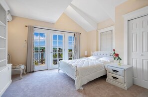 4 bedrooms, Internet, bed sheets