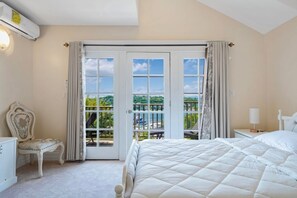 4 عدّة غرف نوم وخدمة الإنترنت وملاءات أسرّة