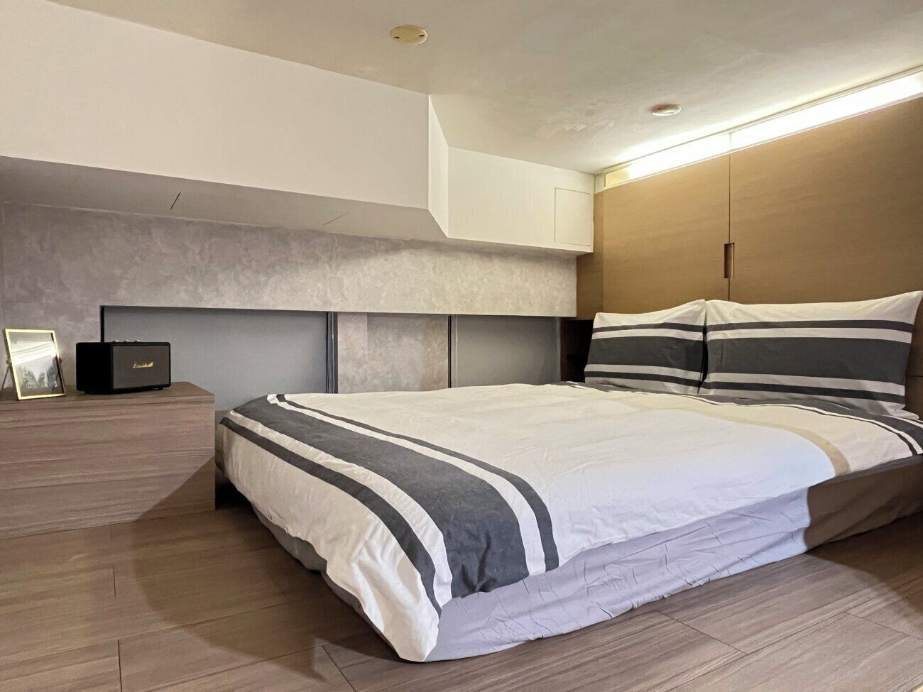 1 bedroom, internet, bed sheets