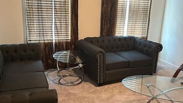 Een smart-tv en een open haard