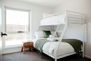 3 bedrooms, iron/ironing board, WiFi, bed sheets