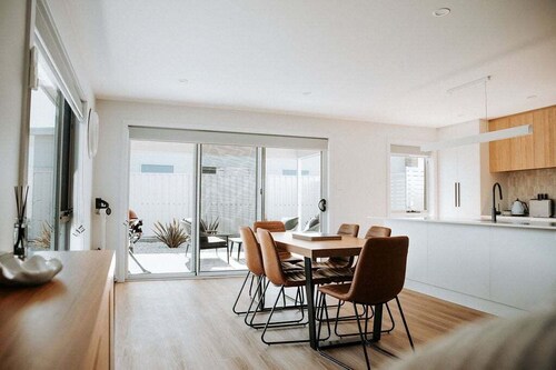 Sunnybank Sea & Stay