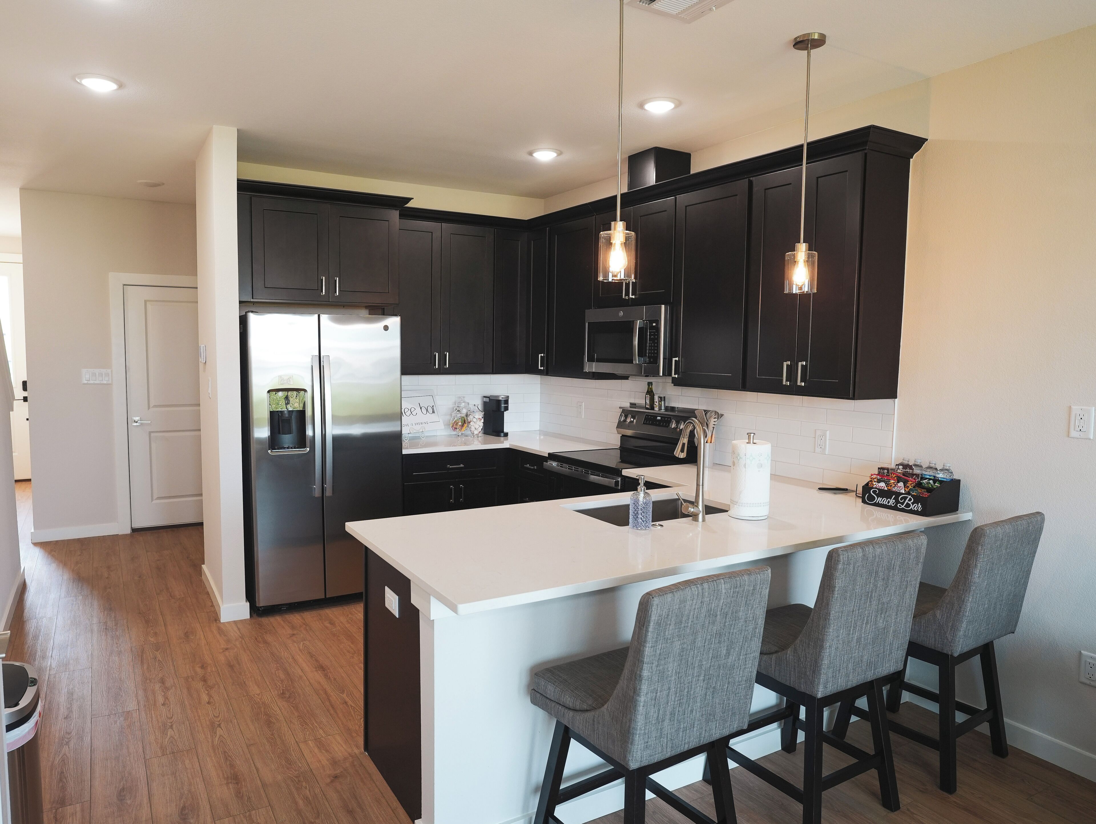 冰箱、微波炉、烤箱、炉灶