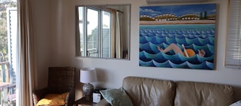 Very private modern bnb in a quiet cul de sac street, completely self contained