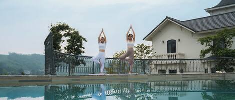 2 piscines extérieures
