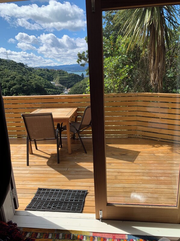 تناول الطعام بالخارج