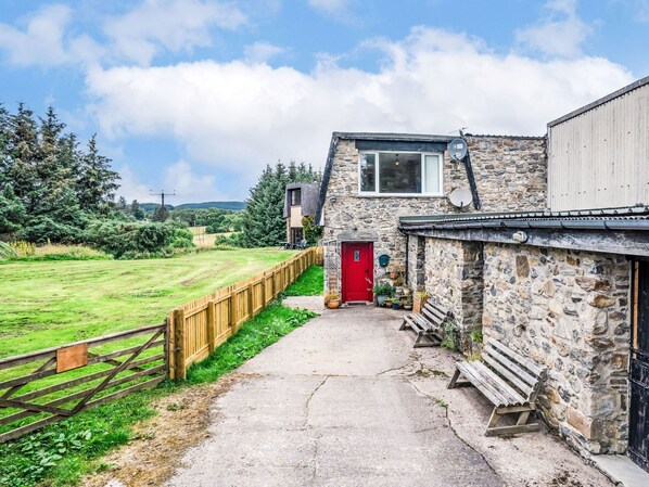 Exterior - Highland Garden Room by Interhome (Drumnadrochit)