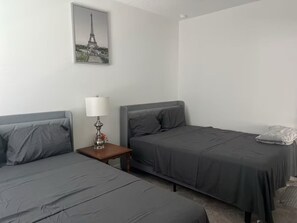 5 bedrooms, internet, bed sheets