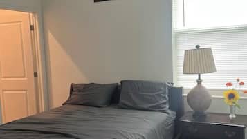 5 bedrooms, internet, bed sheets