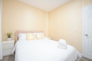 3 dormitoris, planxa i posts de planxar, wifi gratuïta i roba de llit