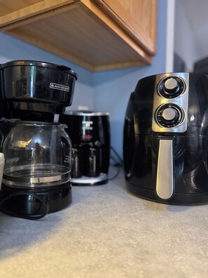 Kaffe og/eller kaffemaskine