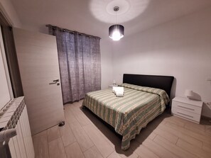 WiFi, bed sheets