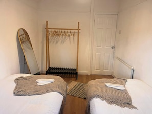 3 habitaciones, wifi gratis y ropa de cama