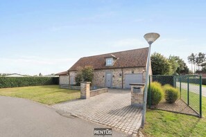 Exterior - Villa Hoge Duin - spacious villa with large garden (Oostduinkerke)