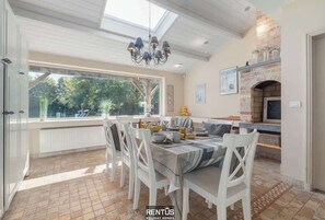 Dining - Villa Hoge Duin - spacious villa with large garden (Oostduinkerke)
