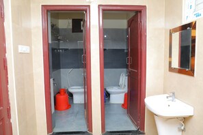 Shower, free toiletries, towels, soap