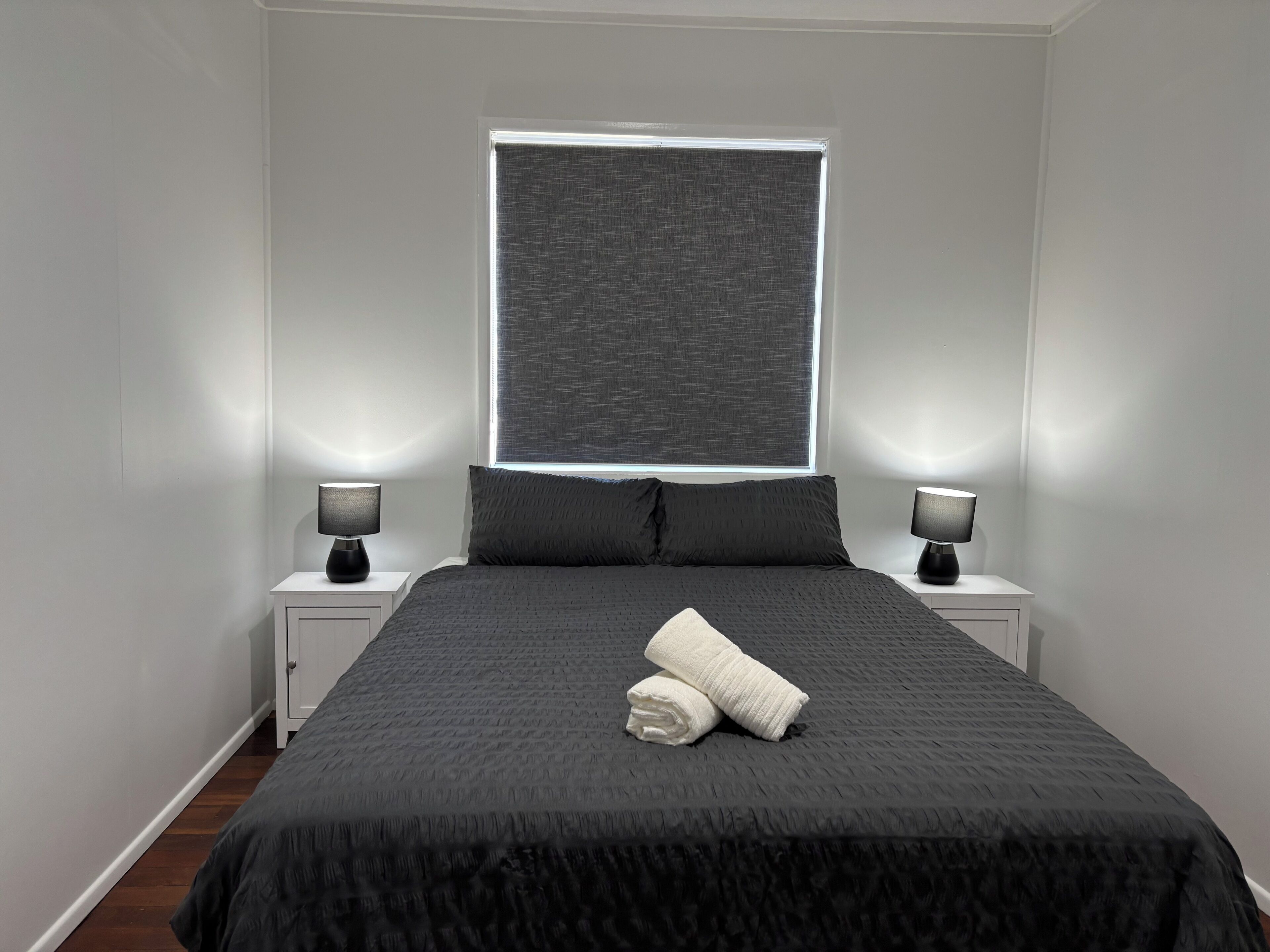 3 chambres, fer et planche à repasser, Wi-Fi, draps fournis