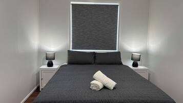 3 bedrooms, iron/ironing board, WiFi, bed sheets