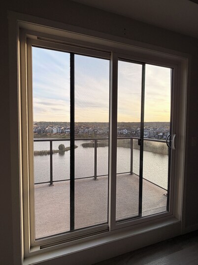 2 Bedroom Condo With Lake View