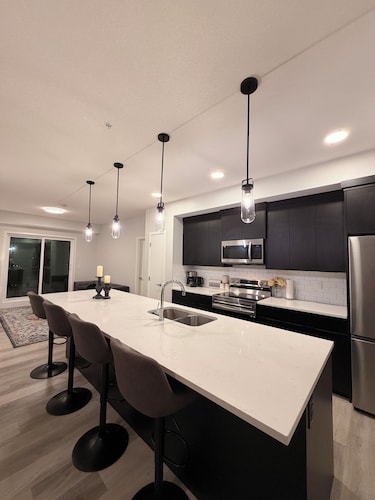 2 Bedroom Condo With Lake View