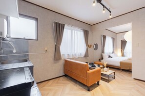 Basic Single Room | Living area - Aimer202 (Tokyo)