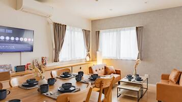 Basic Apartment, Non Smoking | In-room dining