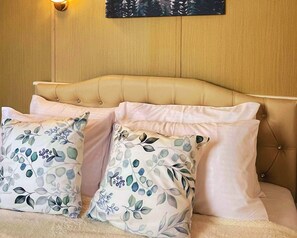 Apartamento estándar, 1 habitación, balcón, vistas a la ciudad | Cortinas opacas, tabla de planchar con plancha, wifi gratis