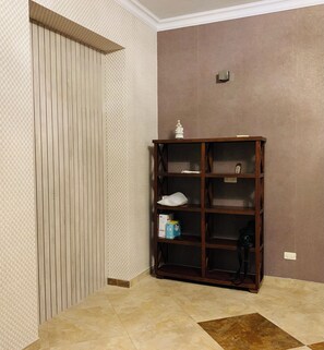 المنشأة من الداخل