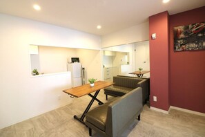 Basic Apartment, Non Smoking, City View | Living area