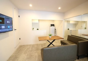 Basic Apartment, Non Smoking, City View | Living area