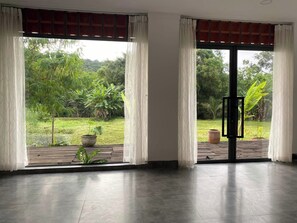 Interior - Hannah Garden is the house at the foot of the hill by the stream, pet friendly. (Buôn Ma Thuột)