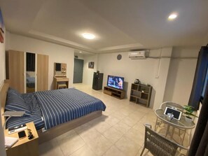 1 habitación, acceso a internet y ropa de cama