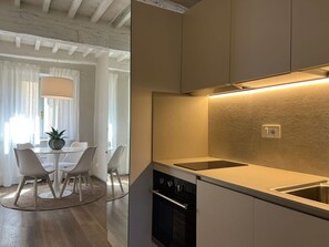 Fridge, microwave, oven, stovetop - Lovely apartment for 2 people with WIFI, A/C and panoramic view (Cortona)