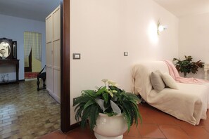 1 bedroom, travel crib, free WiFi