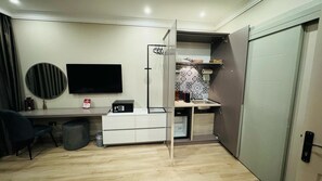 Comfort Double Room, Balcony | Bathroom | Free toiletries, hair dryer, slippers, towels