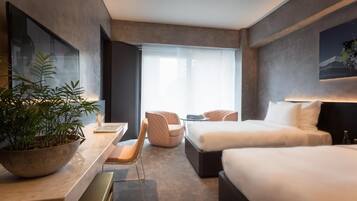 Deluxe Double Room, Balcony | Egyptian cotton sheets, premium bedding, minibar, in-room safe