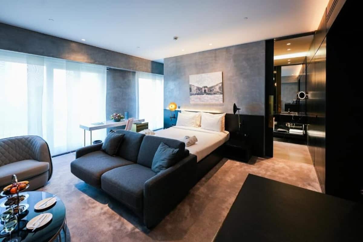 Junior Suite, City View