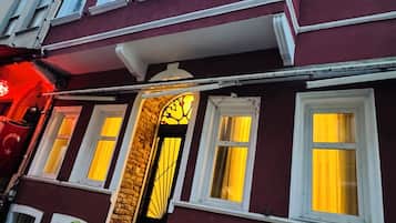 Comfort Double Room, Balcony | In-room safe, iron/ironing board, free WiFi