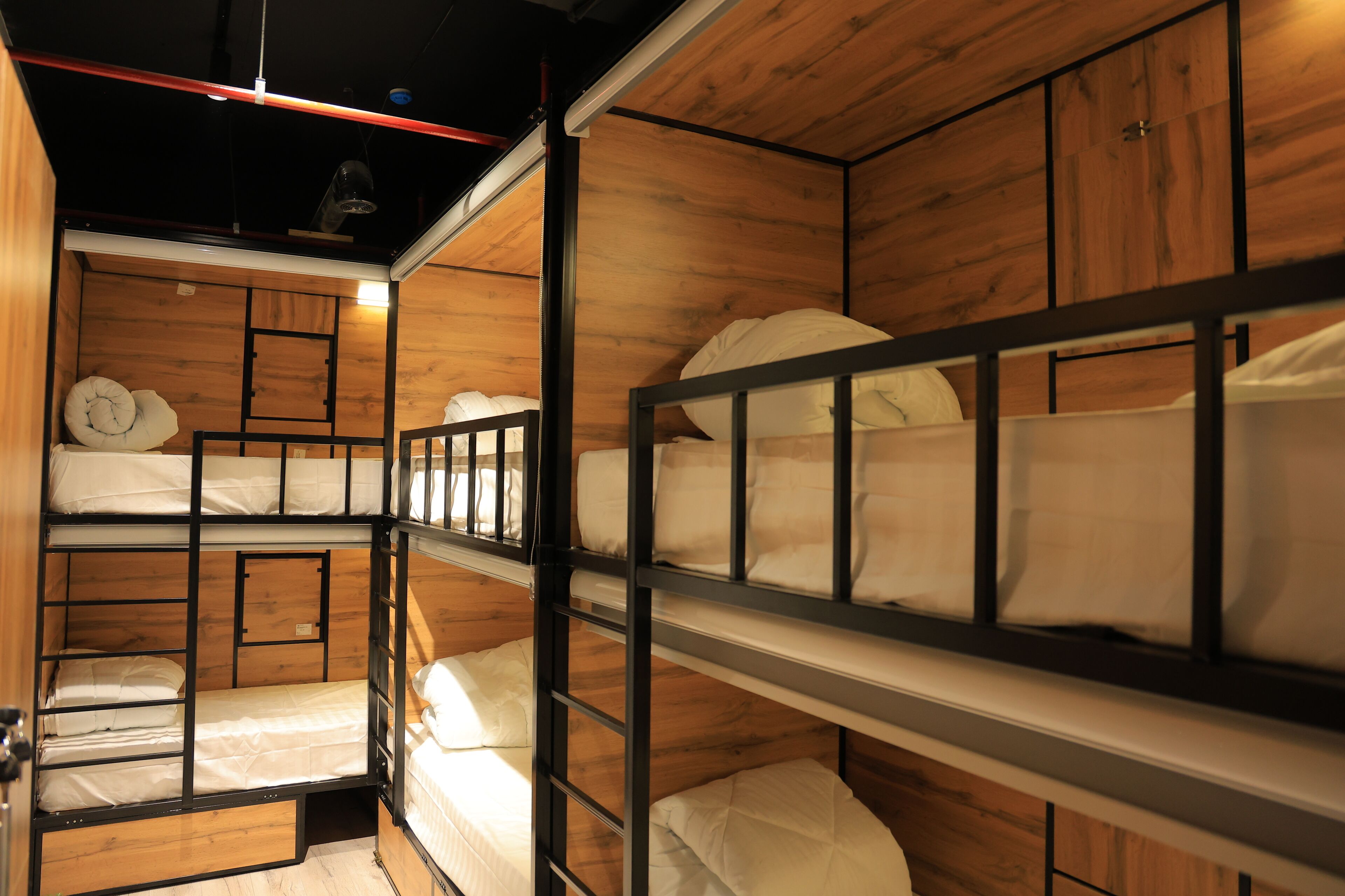 客房内保险箱、熨斗/熨板、免费 WiFi