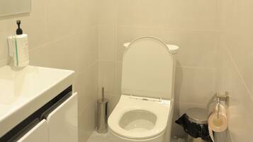 Basic Shared Dormitory, Women only, Non Smoking, Pets Not Allowed | Bathroom